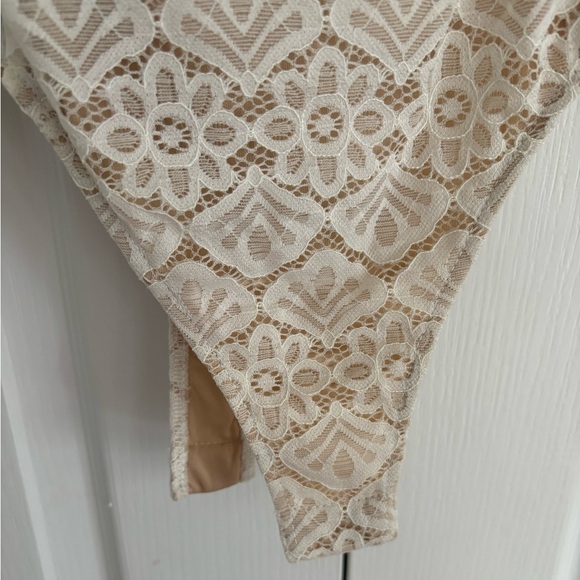 Lace Bodysuit NWT - Picture 6 of 9